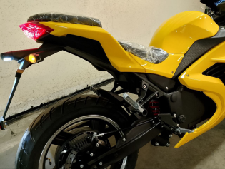 Электромотоцикл Yamaha R3