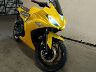 Электромотоцикл Yamaha R3